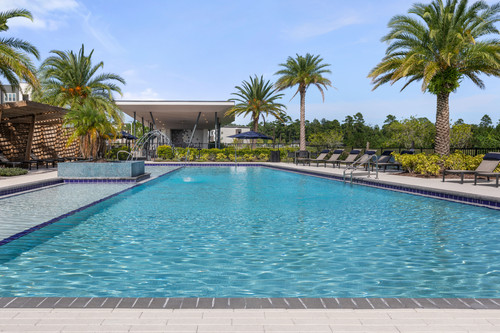 C244230 TheMenlo Pool5 1.jpg