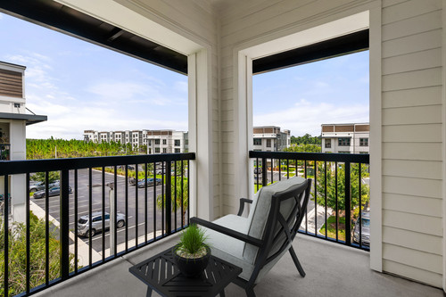 C244230 TheMenlo UNIT6309 Balcony 4 VS.jpg