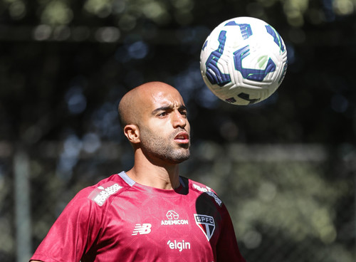 Crespo se pronuncia sobre Lucas e destaca potencial dos jogadores da base