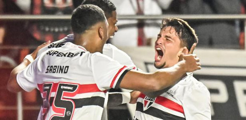 São Paulo se aproxima de marca histórica com Crespo a um jogo da glória