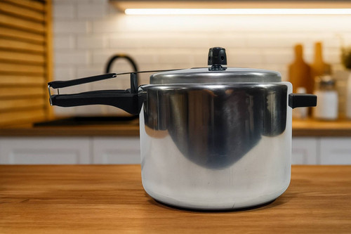 Panela De Pressão 7,0 Litros Polida Alusol Cor Cinza.jpg