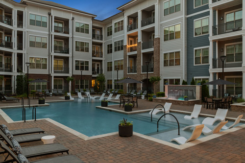 C243910 TheElison POOL 01 DUSK 02.jpg