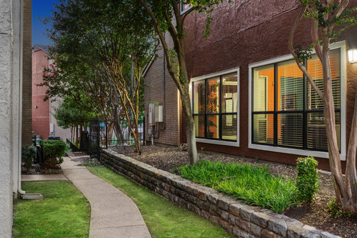 C242440 Westside Twilight Walkway 01.jpg