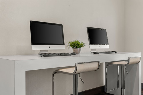 C242440 Westside BusinessCenter2 02.jpg