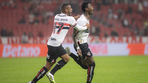 CLIMA PEGANDO FOGO! Ídolo ironiza Arboleda e desafia zagueiro!