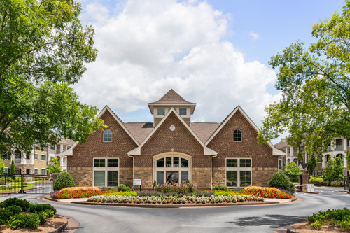 C244210 GreenPark LEASING 02.jpg