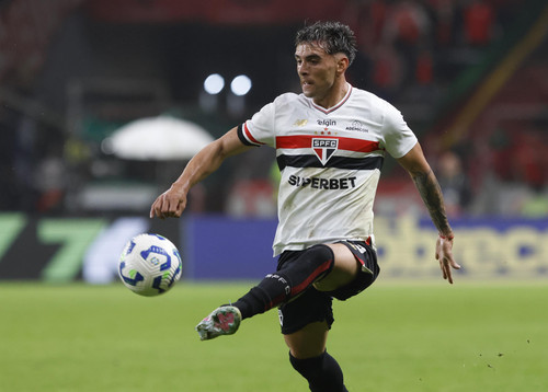 Lateral do São Paulo se destaca como o maior desarmador do Brasileiro