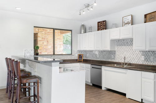 C200580 Lakeside Villas Grand Prairie. 6.jpg