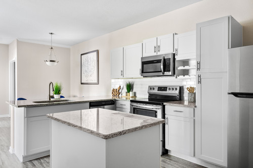 C243410 ProvidenceTrail 2B2BModel Kitchen 02 4.jpg