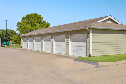 C244060 StoneCreek Garages2 04.jpg