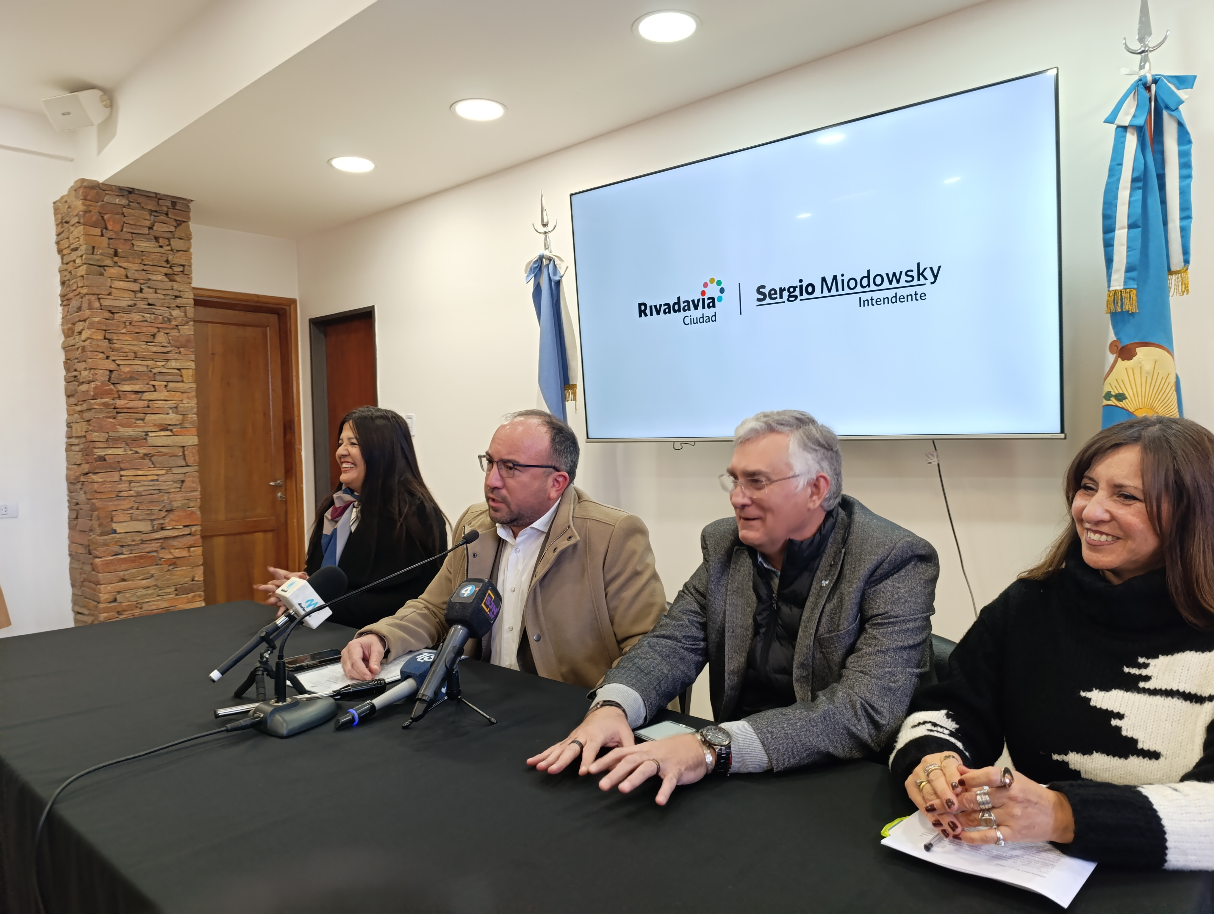 La Municipalidad de Rivadavia pone en marcha el nuevo régimen de incentivo fiscal bajo el programa “Juntos por tu Barrio”, una política pública innovadora que premia el compromiso de los vecinos con el pago de la Tasa de Servicios sobre Inmuebles.