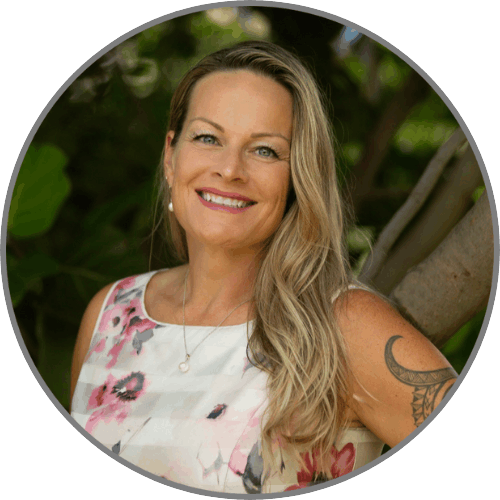 Erica Photo (Grey).png