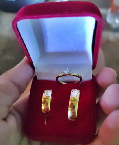 Par De Alianças Moedas Antigas Cor Ouro 18k Com Gravação.jpg