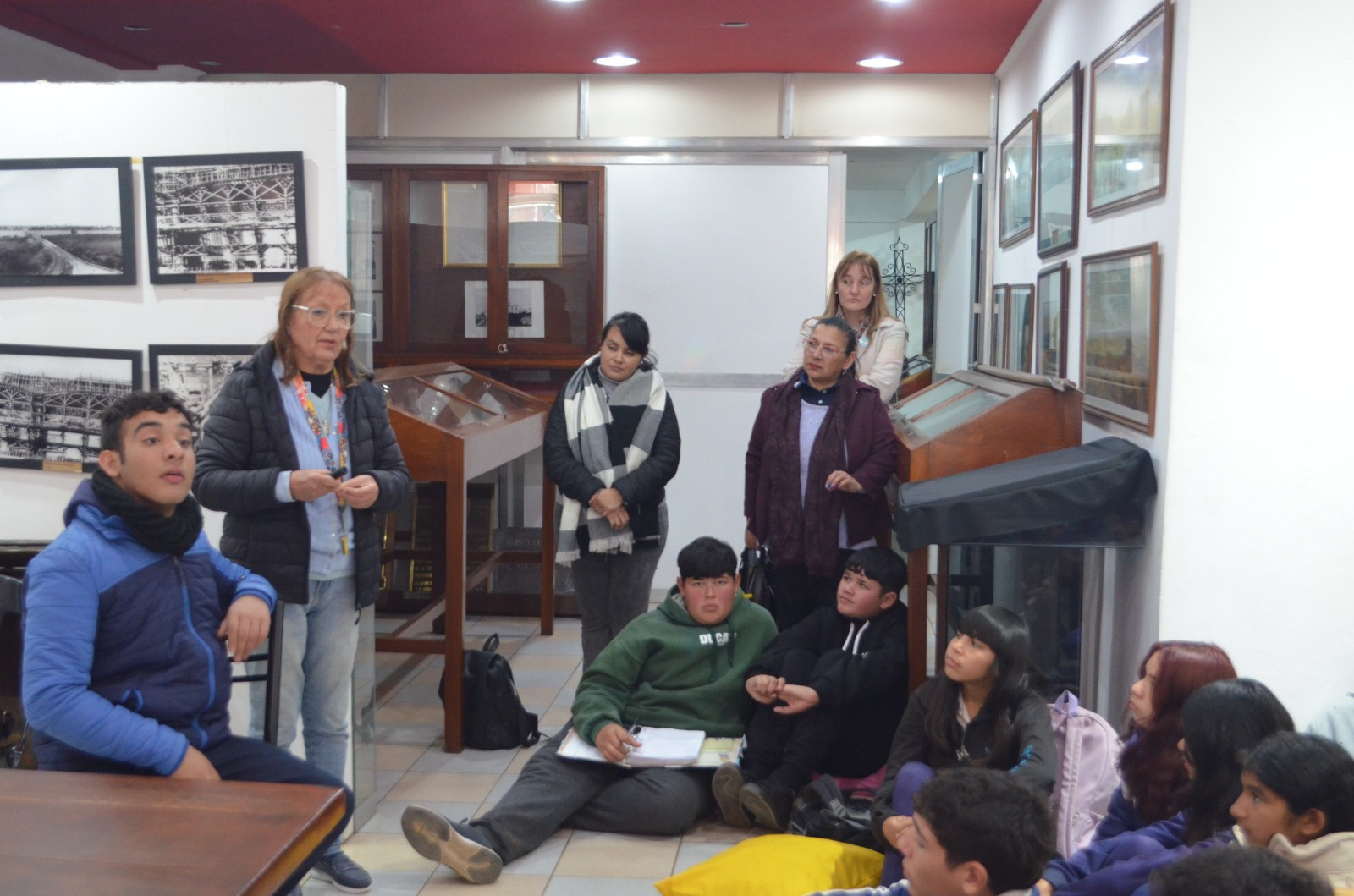 Estudiantes visitan el Museo de la Ciudad y recorren la historia de Paso de los Libres