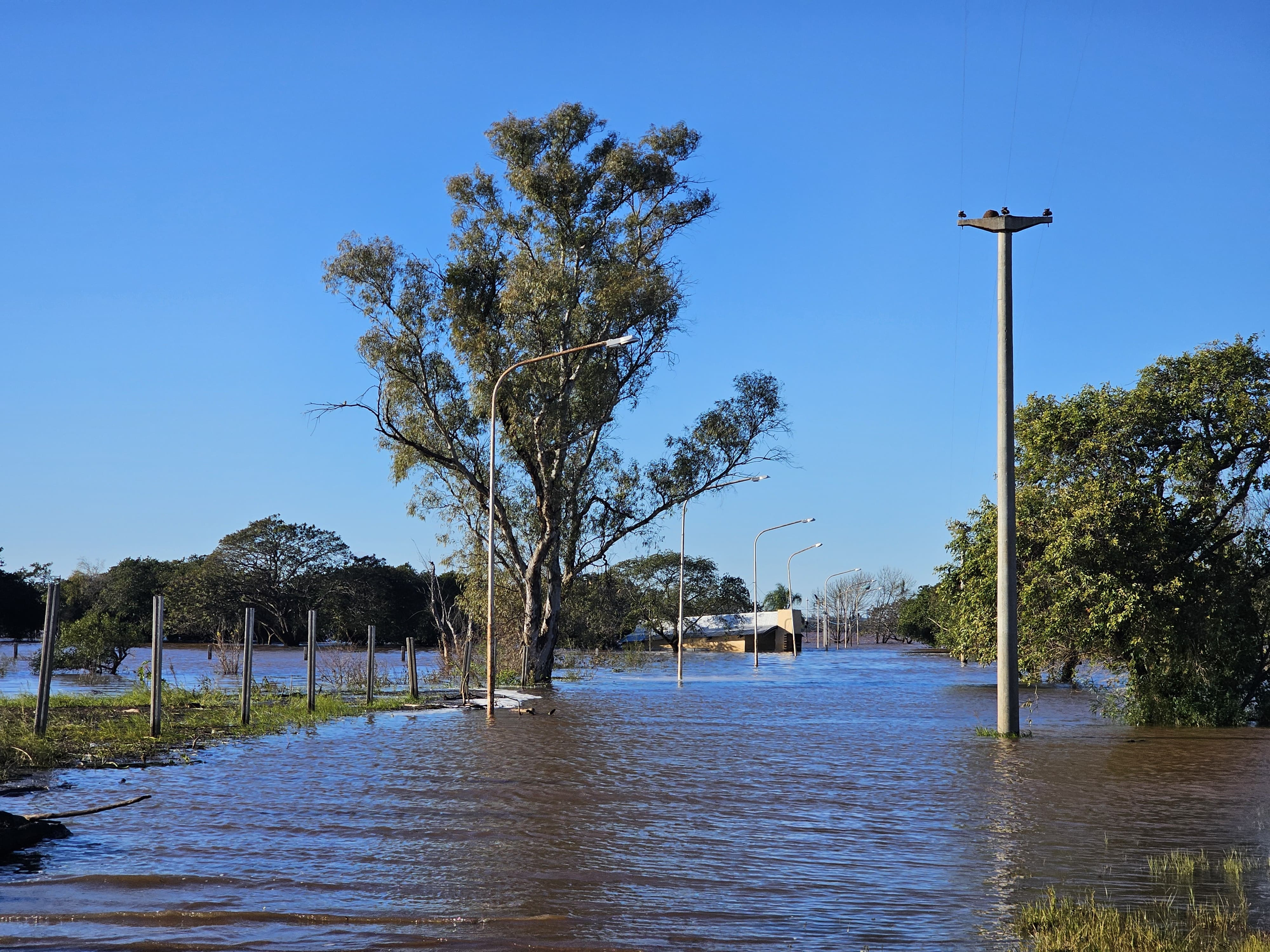 El río se mantiene en descenso en Paso de los Libres, pero la situación continúa bajo monitoreo