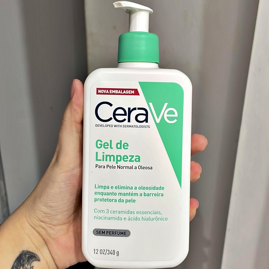 CeraVe, Gel de Limpeza Facial para pele oleosa, com Ácido Hialurônico e Niacinamida 340g CeraVe, Gel de Limpeza Facial para pele oleosa, com Ácido Hialurônico e Niacinamida 340g