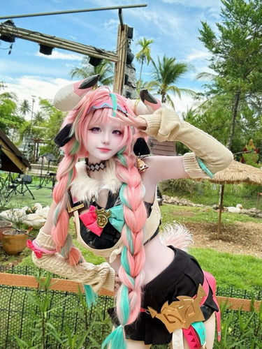 Varesa Genshin Impact Cosplay by Nya Ya 1 768x1024.jpg