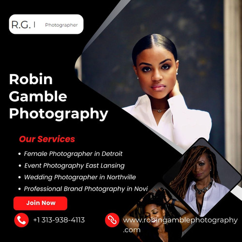 Female Photographer in Detroit.jpg