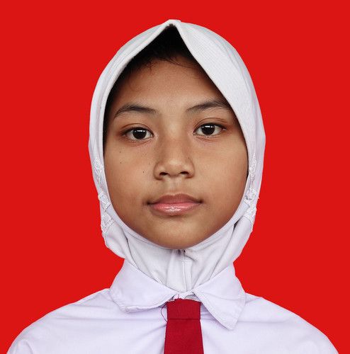 ALMIRA NAJELA PUTRI.jpg