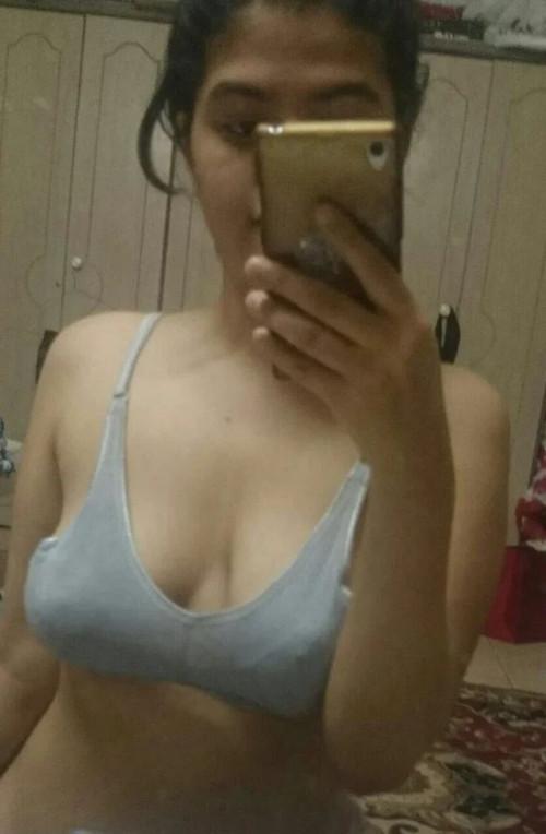 اللي عنده نودز زينا نقوله يا عمنا فرسة 27 سنة بس ايه فرسة وعايزة خيال الجزء ال2 ..... حصريات سنايبر FApopb1