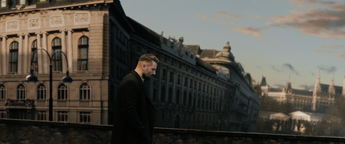 Hinterland.2021.720p.BluRay.x264.AC3 HUD.mkv 004539841.png