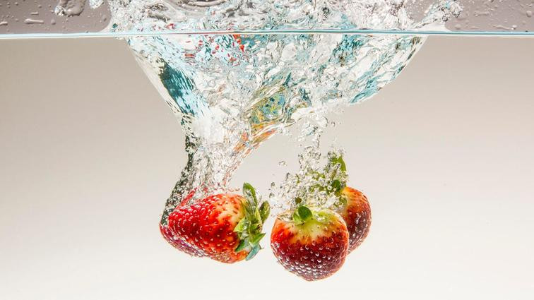 None strawberries in water