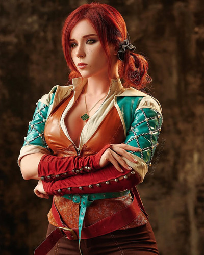 My first professional photoshoot ;) Which photos the best 🔥Triss Merigold from 'Witcher' #cosplay #W