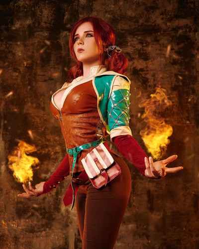 My first professional photoshoot ;) Which photos the best 🔥Triss Merigold from 'Witcher' #cosplay #W