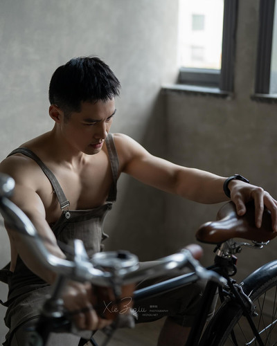xieziqiu1027 1743376726 3600027366573513880 4551464421.jpg