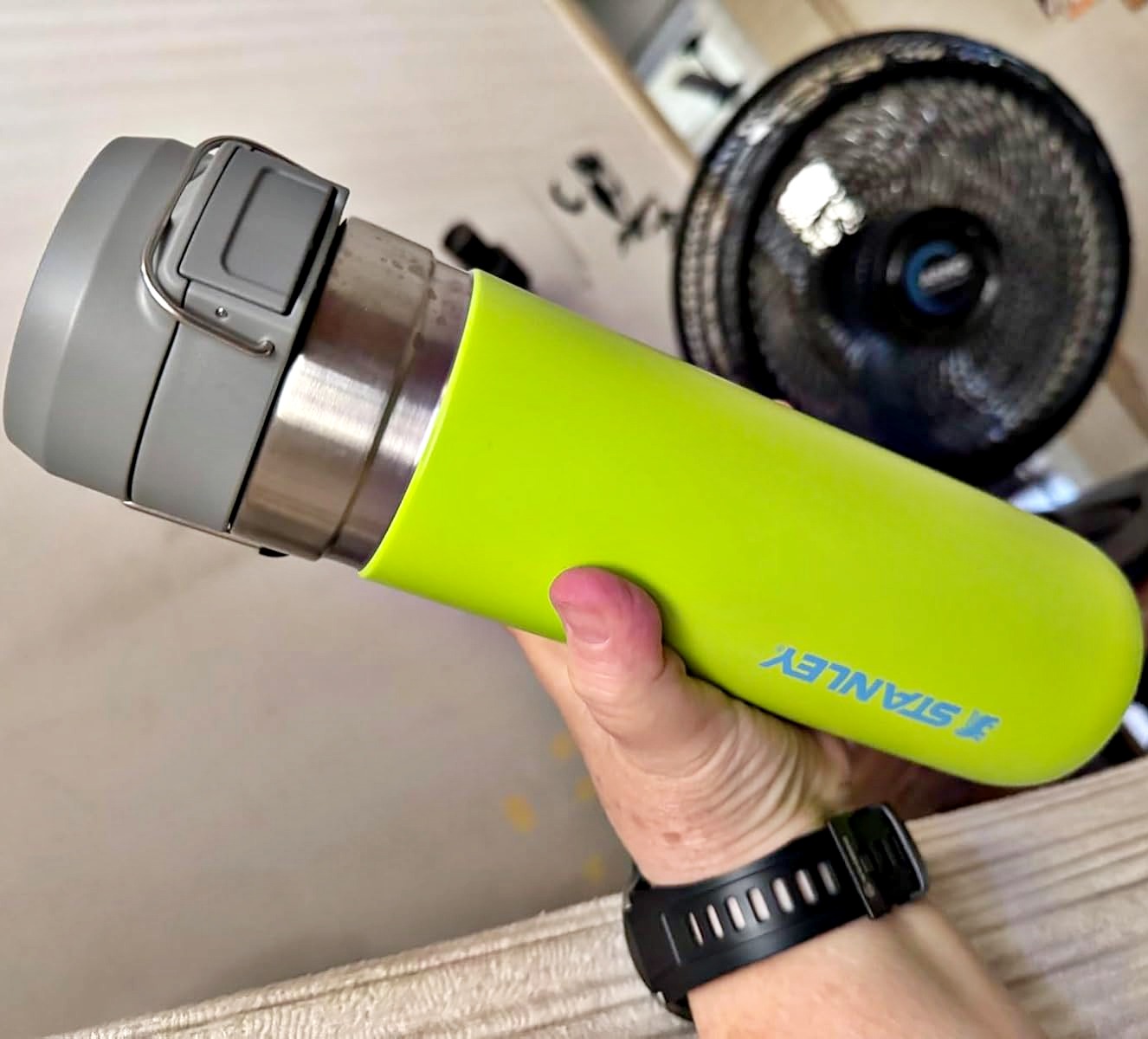 Garrafa térmica Quick Flip Stanley|710ml – Bright Lime