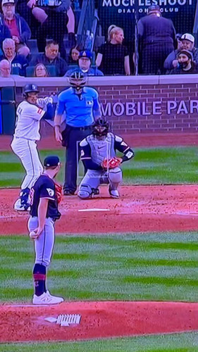 JzuXecEX U4Sywd .jpg