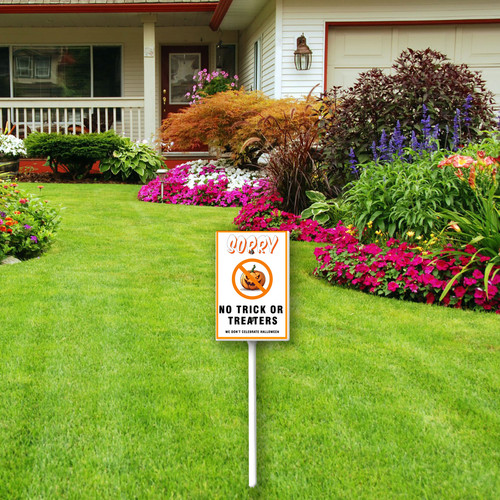 sorry no trick or treaters here 002 1.jpg