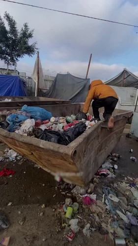 w5nk nnuHdSkFrAz.jpg