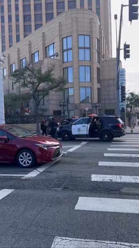 BOlsWQvl8 ye7I d.jpg