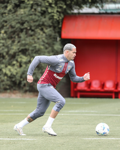 Luciano destaca sintonia com Hernán Crespo no São Paulo: "Estou mais à vontade