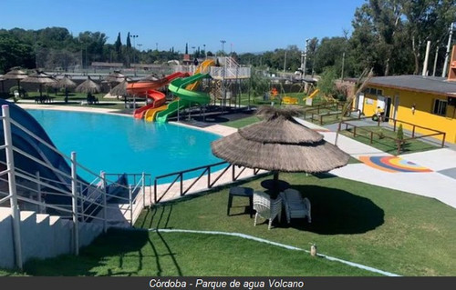 Córdoba Parque de agua Volcano.jpg