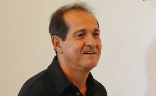 AJUDA DE ÍDOLO? Técnico histórico do Tricolor ajuda em contratação nova