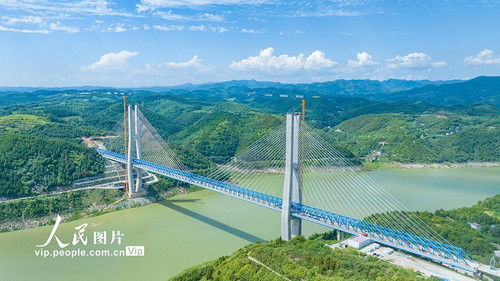 GyWxhMXa4AQX4YJ.jpg