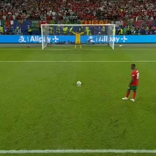 BR7ovyAcFAaHFOc7.jpg