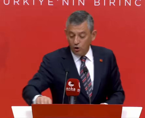 Bmns77PYJymzb0KB.jpg