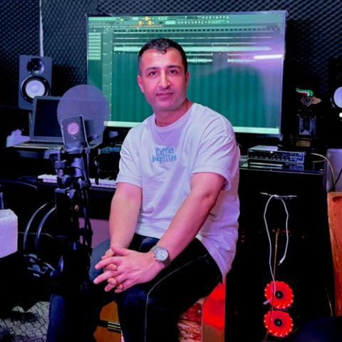 دانلود آهنگ میثم احمدی به نام دلم میگیرد