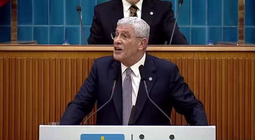 lYxi d9ZcQQl73i2.jpg