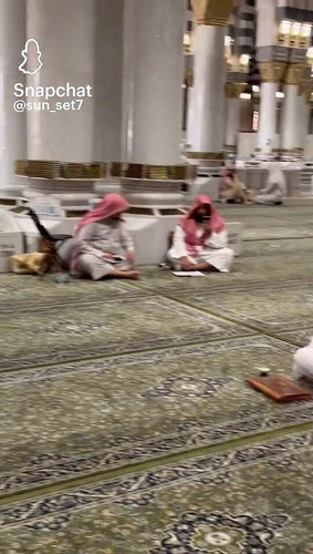 s2WE9qUan8 9Gr8M.jpg