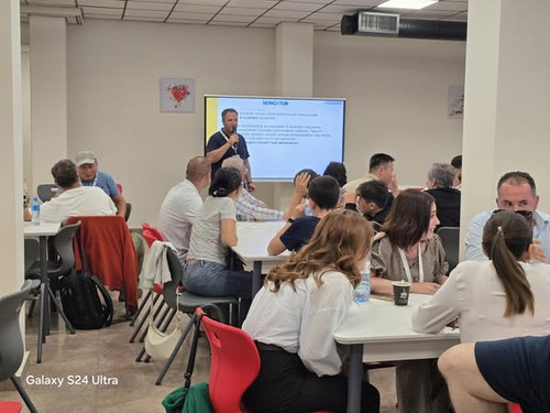 533238331 24064042016550596 2369340475188494660 n.jpg?stp=cp6 dst jpegr s600x600 tt6& nc cat=104&ccb.jpg