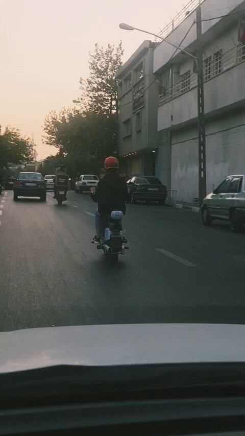 AoqAl0SwFB9ZrADb.jpg