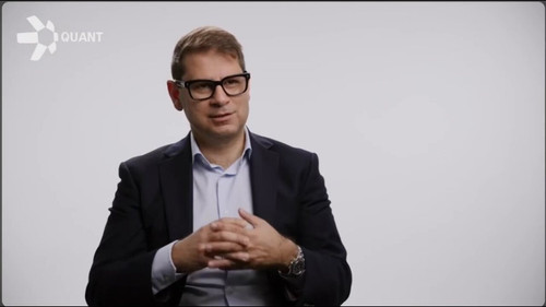 eSCu tzGQ1Xw0 lY.jpg