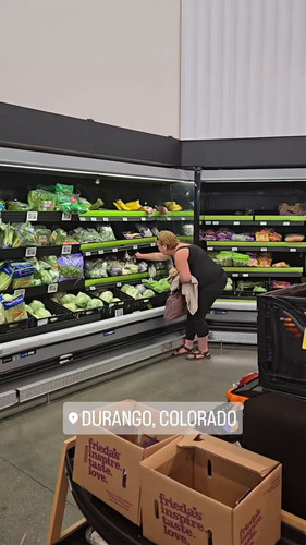 S aJbKWeI8JtILM5.jpg