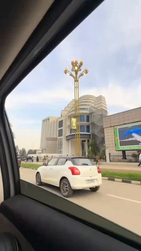 EZFny JzivNQuQCS.jpg