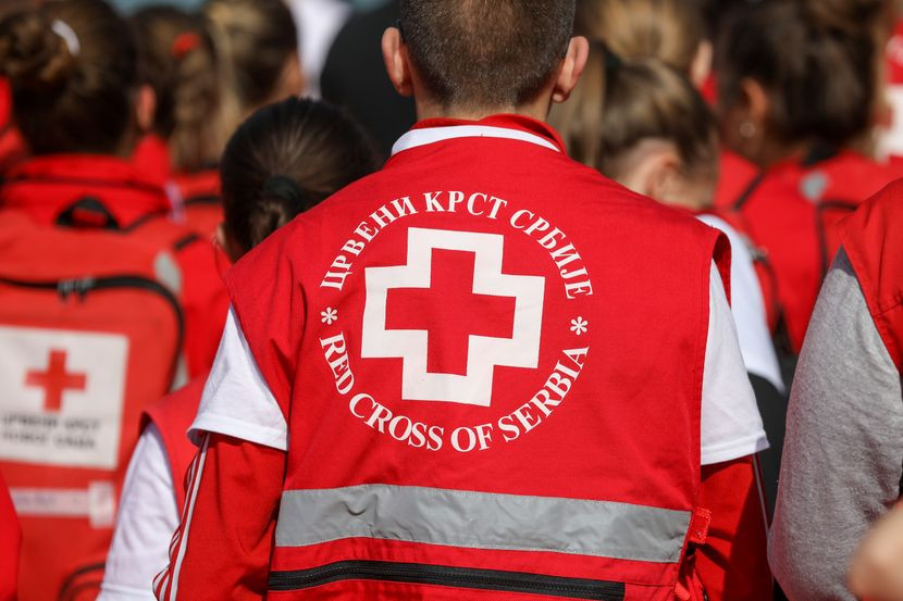 CRVENI KRST OTVORIO NAMENSKI RAČUN ZA POMOĆ UGROŽENIMA U POŽARU – Evo kako možete da donirate novac!