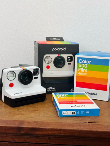 Polaroid Câmera instantânea Now 2nd Generation I Type Preto e branco (9072).jpg